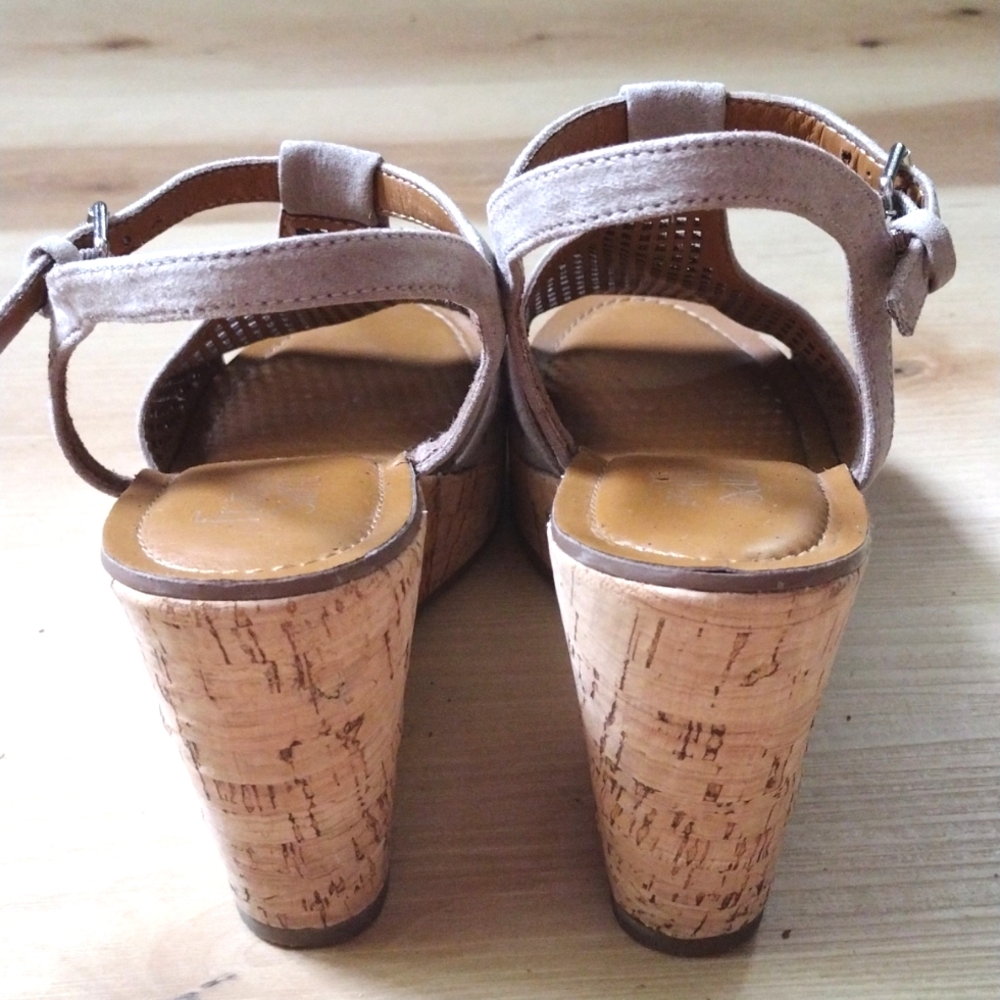 $5 Deal Franco Sarto Clinton 2 wedge - Picture 5 of 7